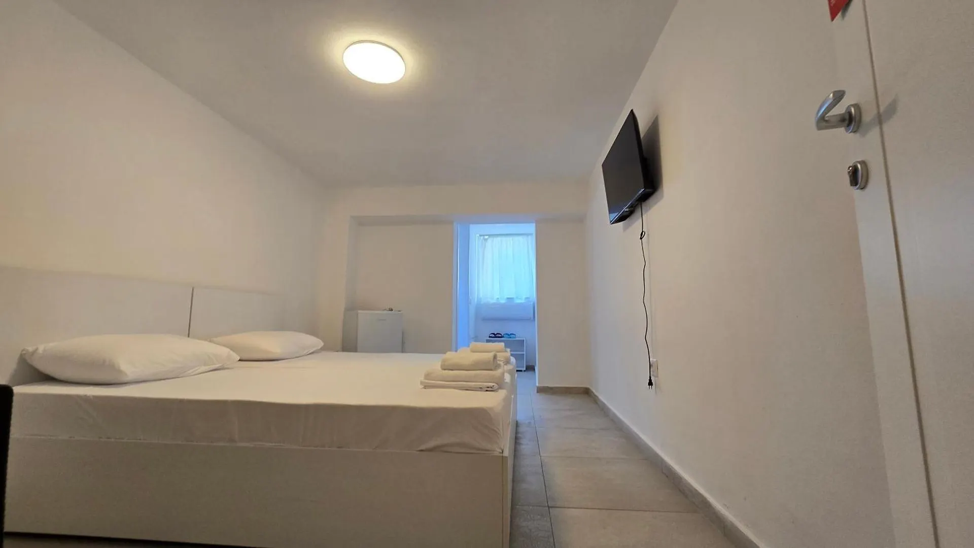 Julia Hotel ドゥラス