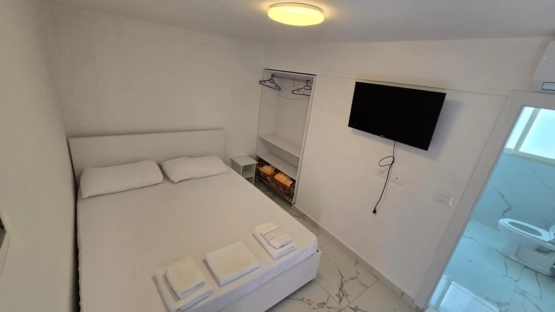 Julia Hotel ドゥラス